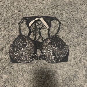 Victoria's Secret Black and Cream Lace Bra